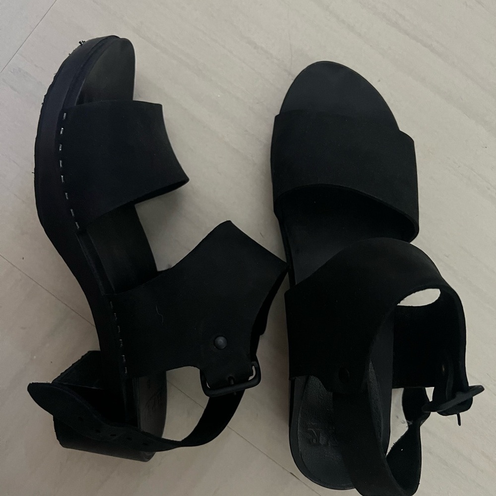 Bryr Maya Sandal in Monochrome Black Size 8
